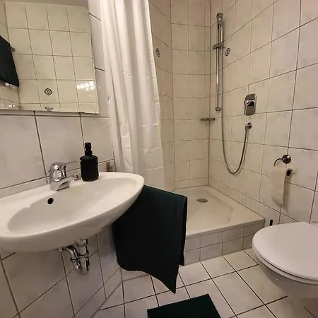 Lägenhet Studio-priv.parkplatz-balkon-wlan-netflix-smarttv